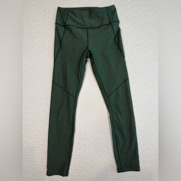 Outdoor Voices Pants - Outdoor Voices Warm-Up 7/8 Leggings Hunter Green Size Small gym sporty athletic